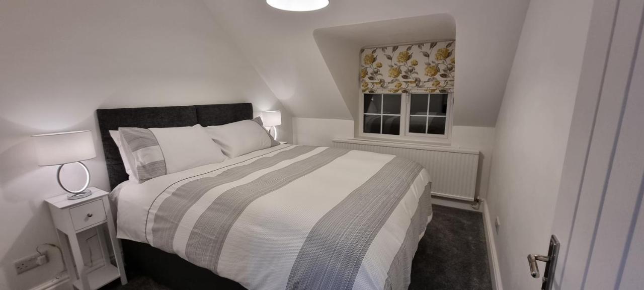 Modern And Spacious 2 Bedroom Apartment With Free Parking Llansantffraid Llansantffraid Glyn Ceiriog Εξωτερικό φωτογραφία