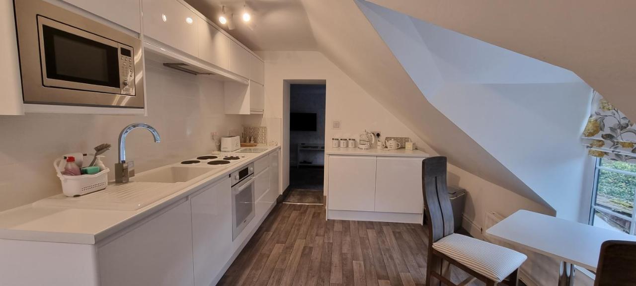 Modern And Spacious 2 Bedroom Apartment With Free Parking Llansantffraid Llansantffraid Glyn Ceiriog Εξωτερικό φωτογραφία