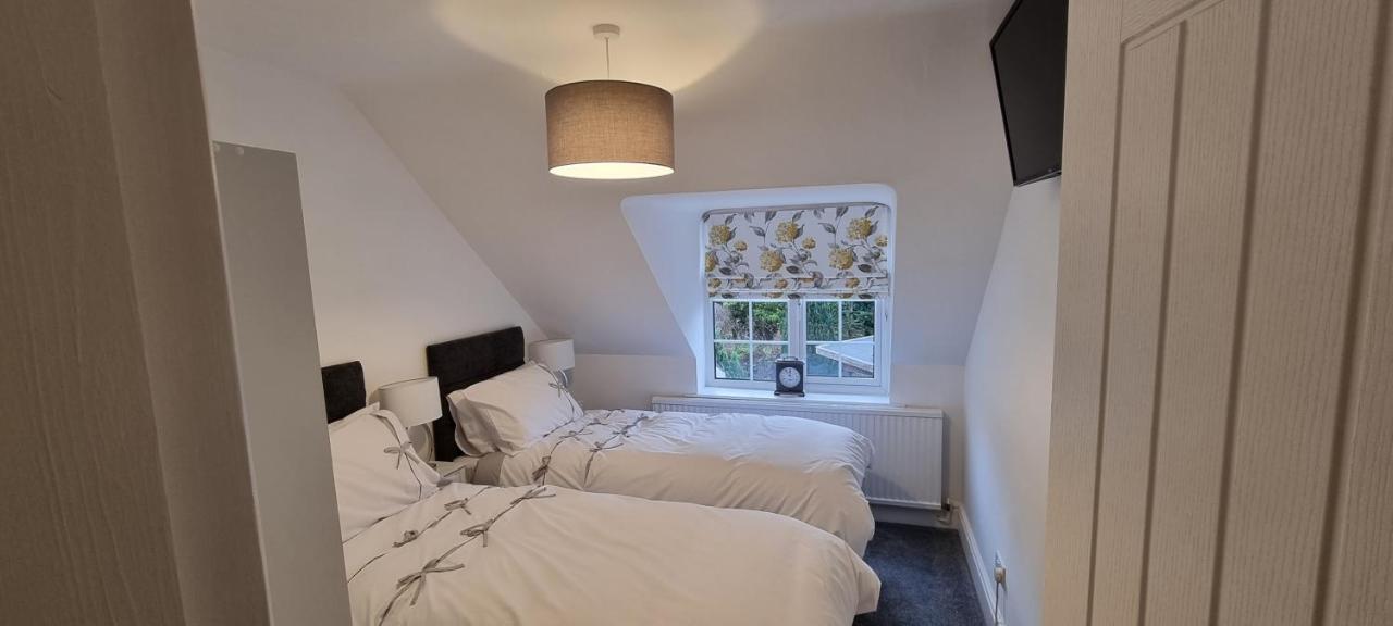 Modern And Spacious 2 Bedroom Apartment With Free Parking Llansantffraid Llansantffraid Glyn Ceiriog Εξωτερικό φωτογραφία