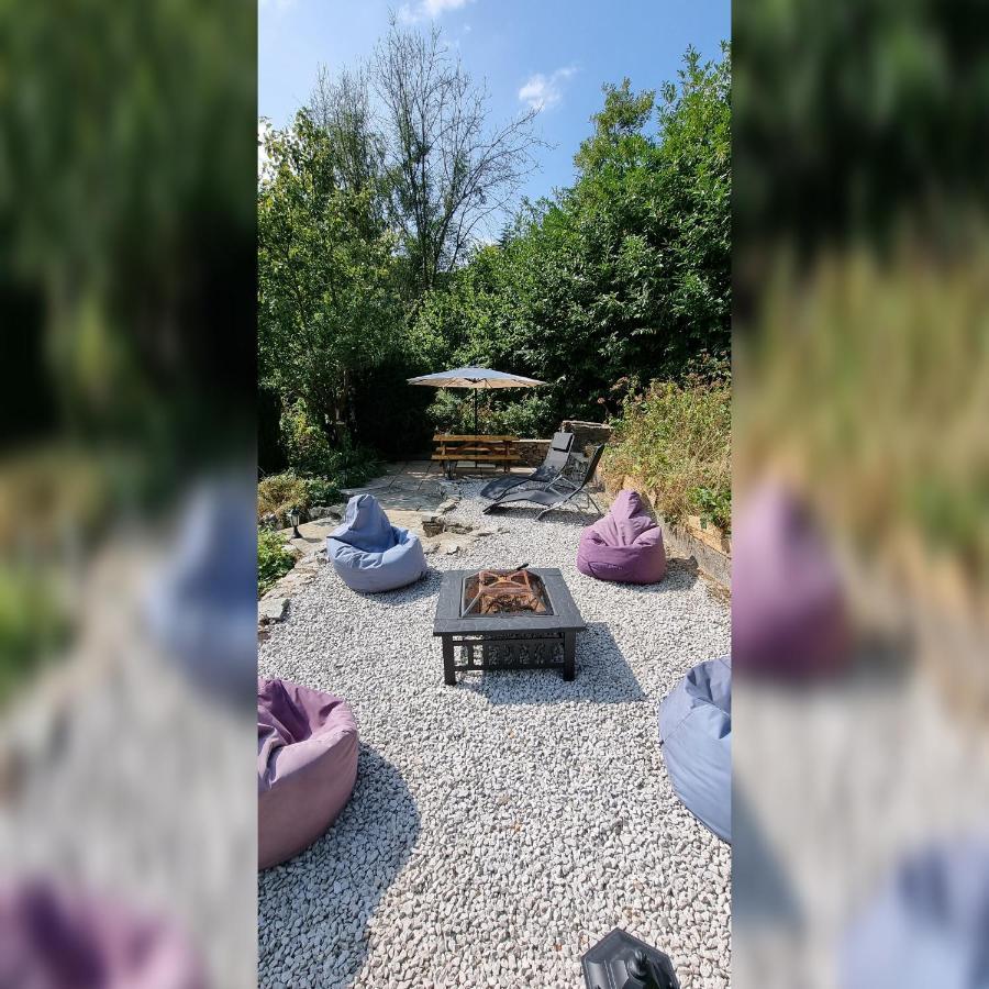 Modern And Spacious 2 Bedroom Apartment With Free Parking Llansantffraid Llansantffraid Glyn Ceiriog Εξωτερικό φωτογραφία