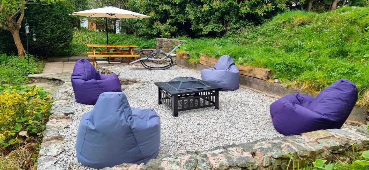 Modern And Spacious 2 Bedroom Apartment With Free Parking Llansantffraid Llansantffraid Glyn Ceiriog Εξωτερικό φωτογραφία